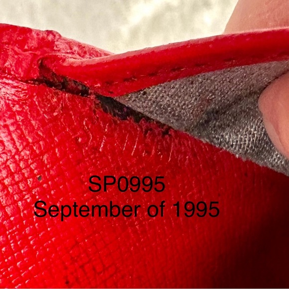 💯Louis Vuitton Red Epi Leather Trifold Wallet custom painted X Kusama dots 🔴⚪️ - Picture 15 of 15